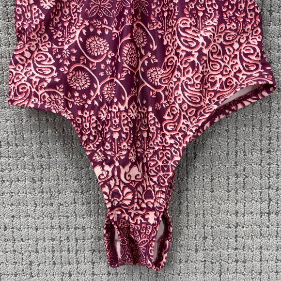 Kona Sol Keyhole One Piece Swimsuit Medium Seat Coverage Size S (4-6) - Picture 2 of 8